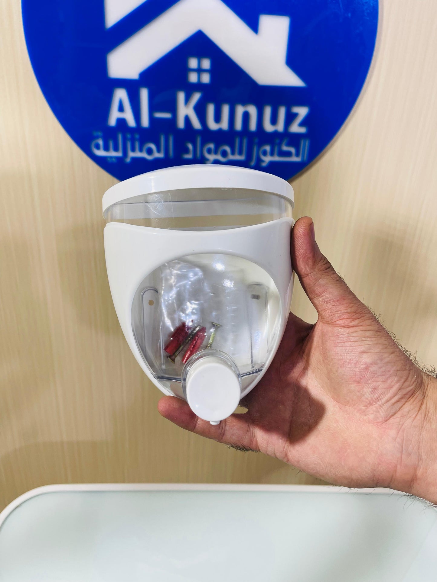 علبة صابون سائل قلب - white