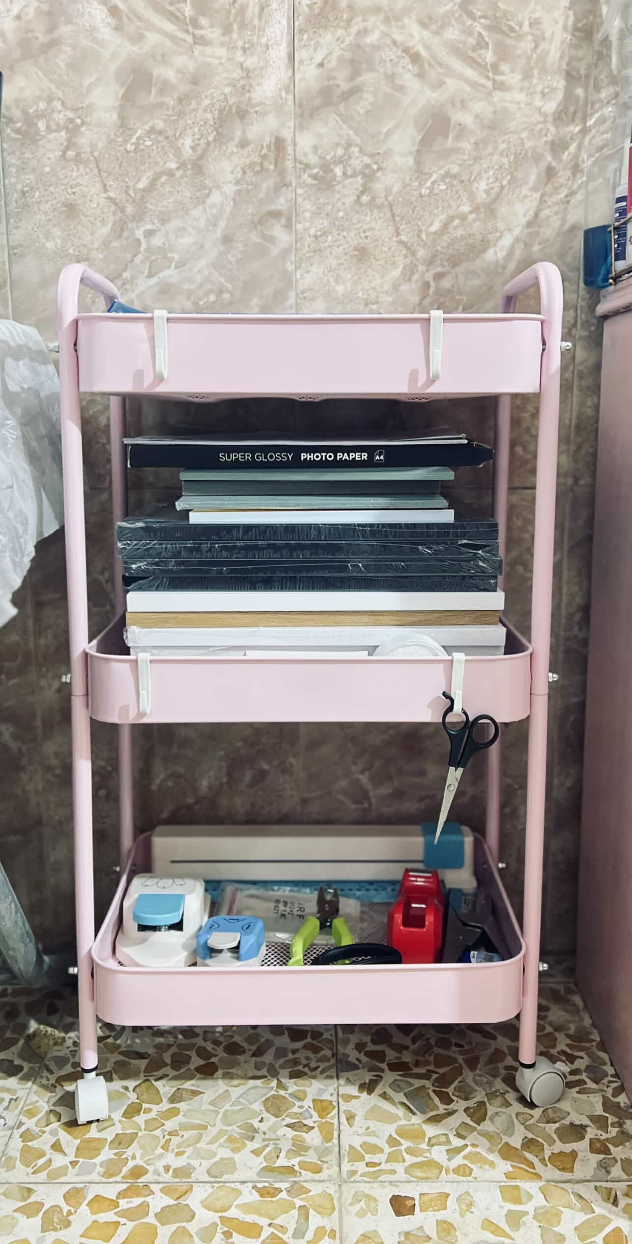 ميز زجاج ضد الكسر 90*90  - white
